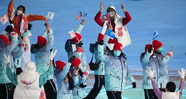 Российские спортсмены и делегация вышли под флагом Олимпийского комитета России - Sputnik Кыргызстан