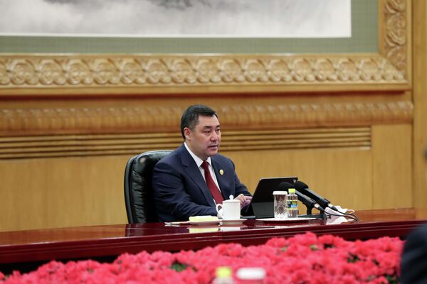 Обсуждались отношения стран в политической и торгово-экономической сферах, а также вопросы привлечения инвестиций в крупные совместные проекты - Sputnik Кыргызстан
