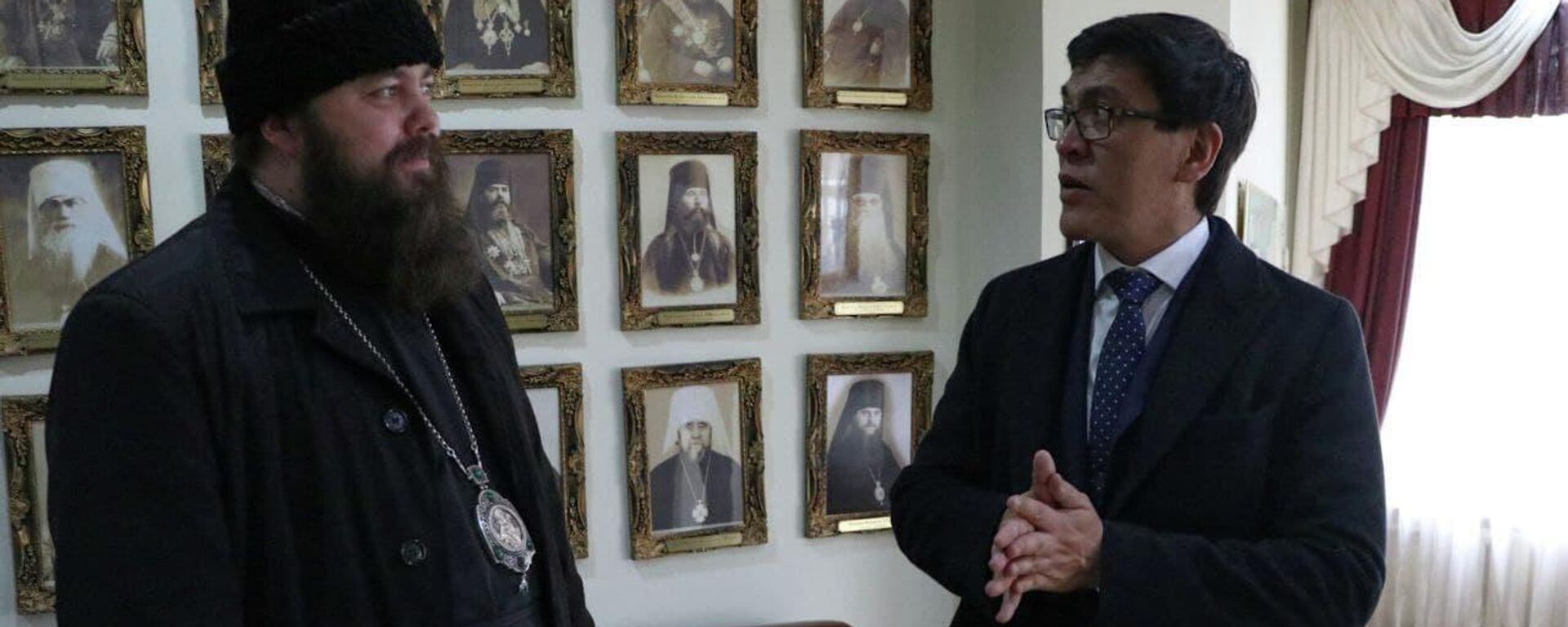 Заместитель председателя кабинета министров Кыргызстана Эдиль Байсалов посетил епископа Бишкекского и Кыргызстанского Даниила - Sputnik Кыргызстан, 1920, 08.02.2022