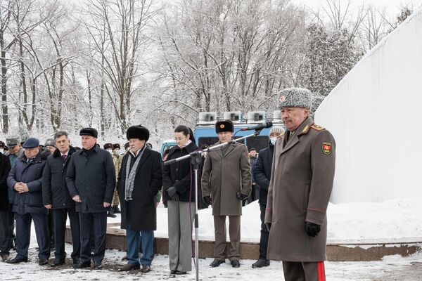 Мероприятие провели возле памятника воинам-&quot;афганцам&quot; - Sputnik Кыргызстан