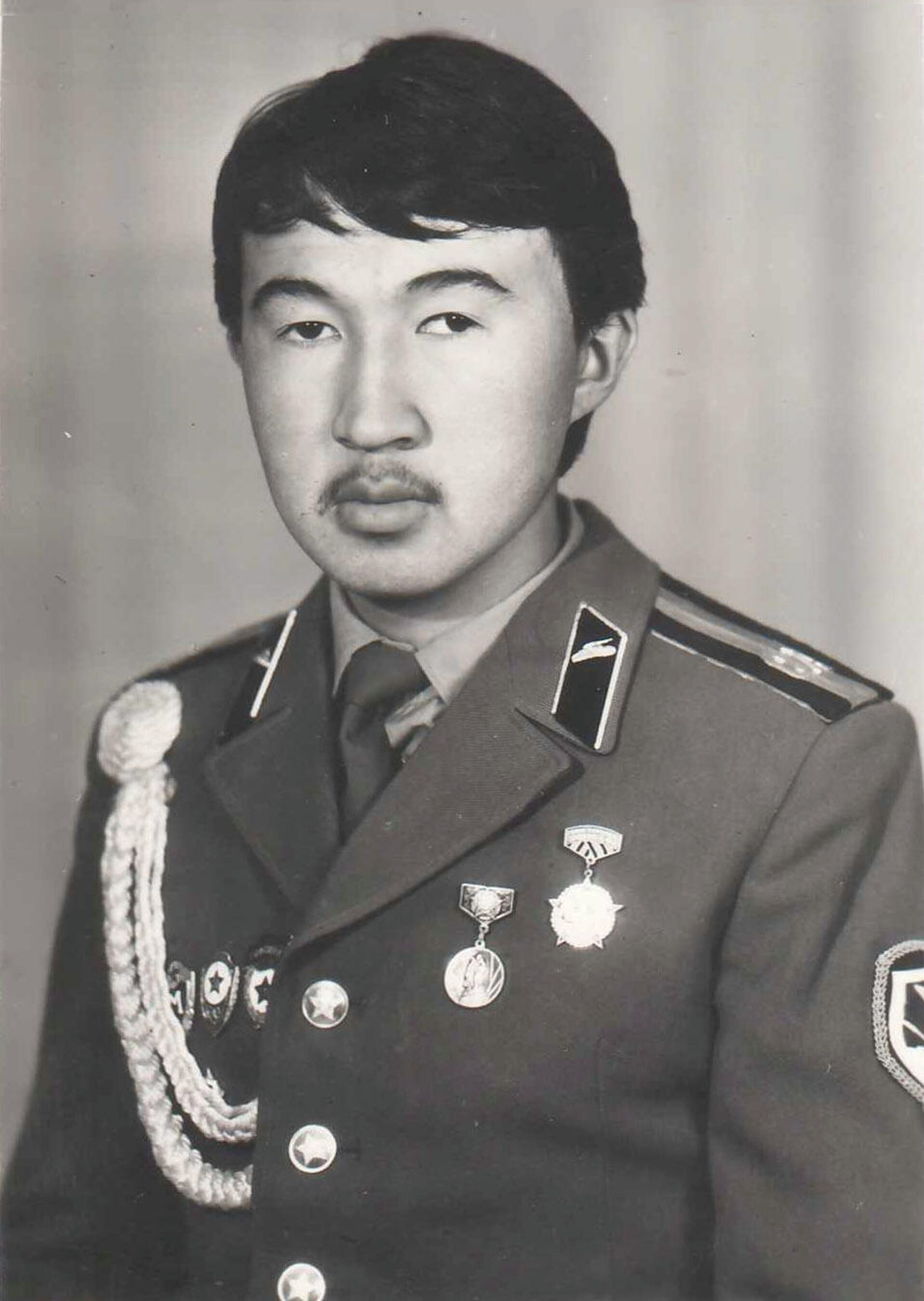 Старший сержант 12-мотострелкового полка Омор Бектенбаев - Sputnik Кыргызстан, 1920, 15.02.2022