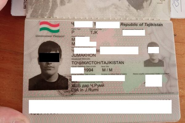 В ходе проверки было установлено, что 28-летний таджикистанец осуществляет трудовую деятельность без каких-либо разрешительных документов - Sputnik Кыргызстан