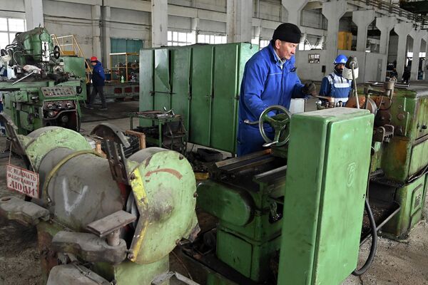 В Чуйской области запустили завод по производству арматуры - Sputnik Кыргызстан