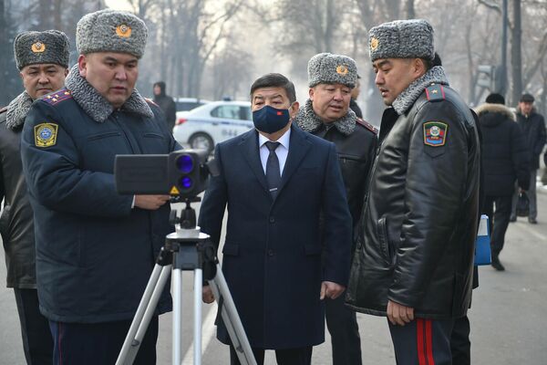 В МВД сказали, что машины распределят по регионам для эффективной работы по снижению аварийности на дорогах - Sputnik Кыргызстан
