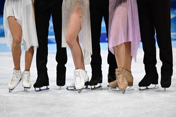 Призеры соревнований по фигурному катанию в танцах на льду - Sputnik Кыргызстан