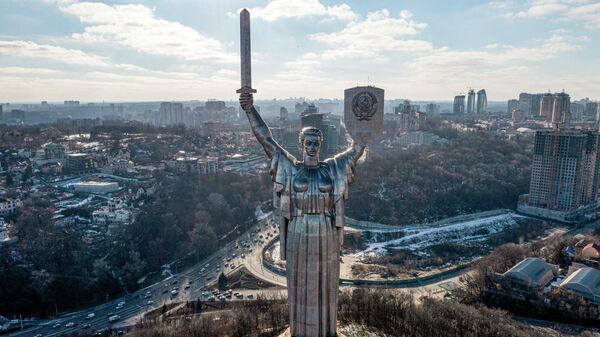 Монумент Родина-мать в Киеве - Sputnik Кыргызстан