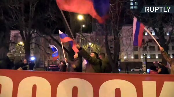 Как в ДНР и ЛНР праздновали признание их независимости. Видео - Sputnik Кыргызстан
