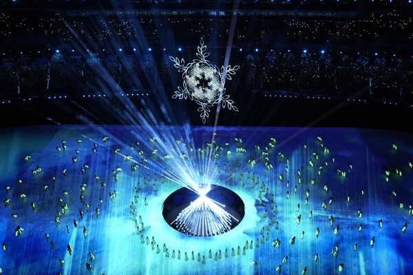 Пекинде өткөн XXIV Кышкы Олимпиада оюндарынын жабылыш салтанатынын бийиктен тартылган бир ирмеми - Sputnik Кыргызстан