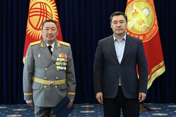 Министру обороны КР Бактыбеку Бекболотову присвоено воинское звание &quot;генерал-лейтенант&quot; - Sputnik Кыргызстан
