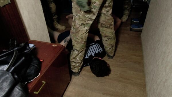 Задержание подозреваемых в подготовке теракта в Крыму — ФСБ показала видео - Sputnik Кыргызстан