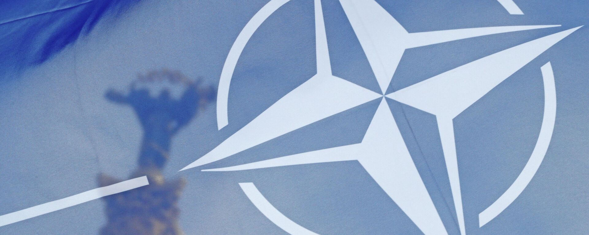 Флаг НАТО на площади Независимости в Киеве. Архивное фото - Sputnik Кыргызстан, 1920, 24.02.2022