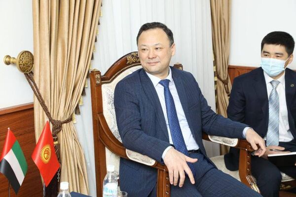 Сегодня министр иностранных дел Руслан Казакбаев принял посла ОАЭ в Кыргызстане (с резиденцией в Ташкенте) Саида Матара Аль-Кемзи по случаю завершения его дипломатической миссии в республике - Sputnik Кыргызстан