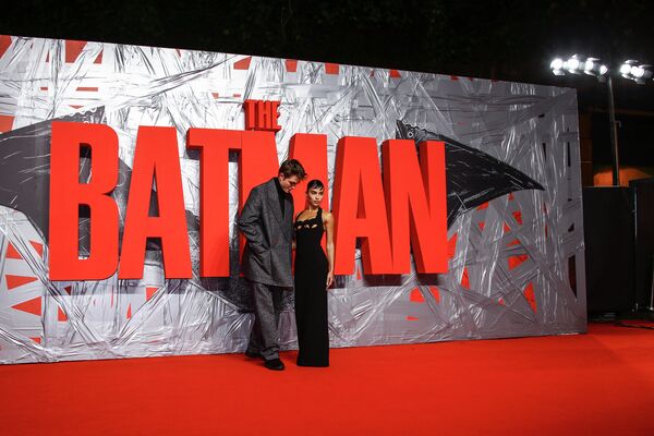 Актеры Роберт Паттинсон и Зои Кравиц перед показом фильма &quot;Бэтмен&quot; режиссера Мэтта Ривза  в Лондоне (Великобритания) - Sputnik Кыргызстан