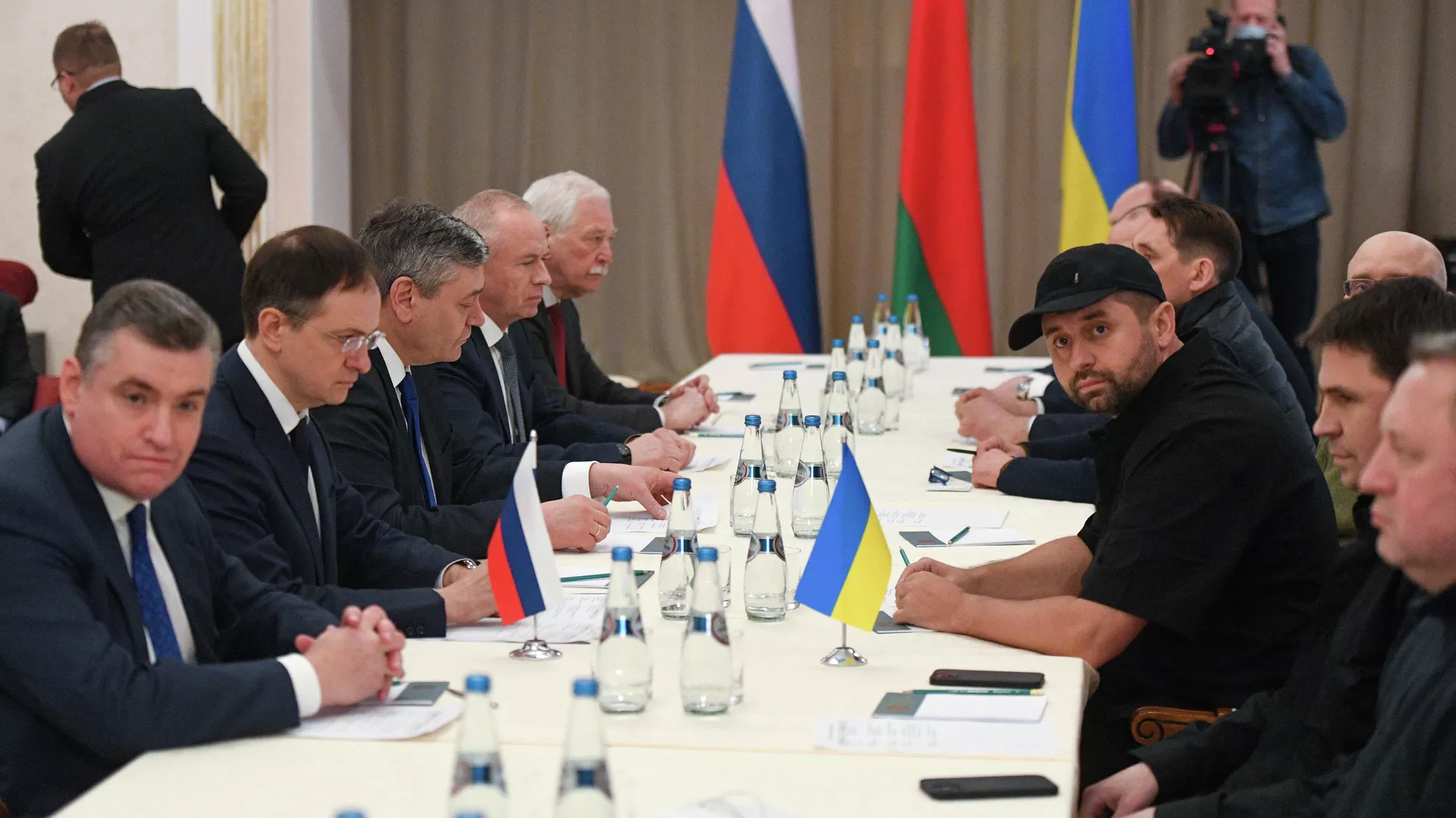 Россия — Украина делегацияларынын сүйлөшүүсү аяктады. Кандай жыйынтык болду