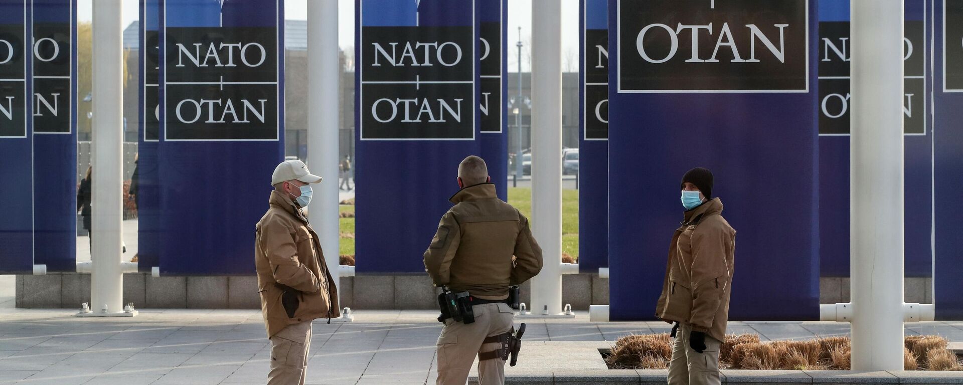 Cлужбf безопасности в штаб-квартире НАТО в Брюсселе. Архивное фото - Sputnik Кыргызстан, 1920, 01.03.2022