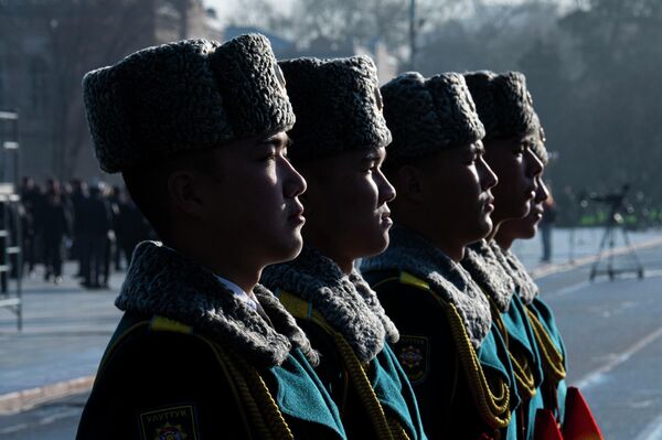 Праздник сопровождался маршем военнослужащих - Sputnik Кыргызстан