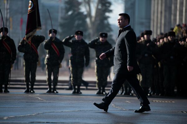 Президент Садыр Жапаров мамлекеттик туунун кабыл алынгандыгына 30 жыл болгон салтанатка келе жатат. 2022-жыл, 3-март - Sputnik Кыргызстан