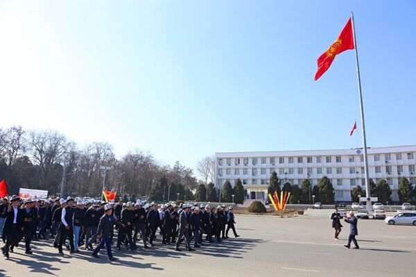 На церемонии представители мэрии отметили важное значение открытия объектов, олицетворяющих символы национальной культуры - Sputnik Кыргызстан