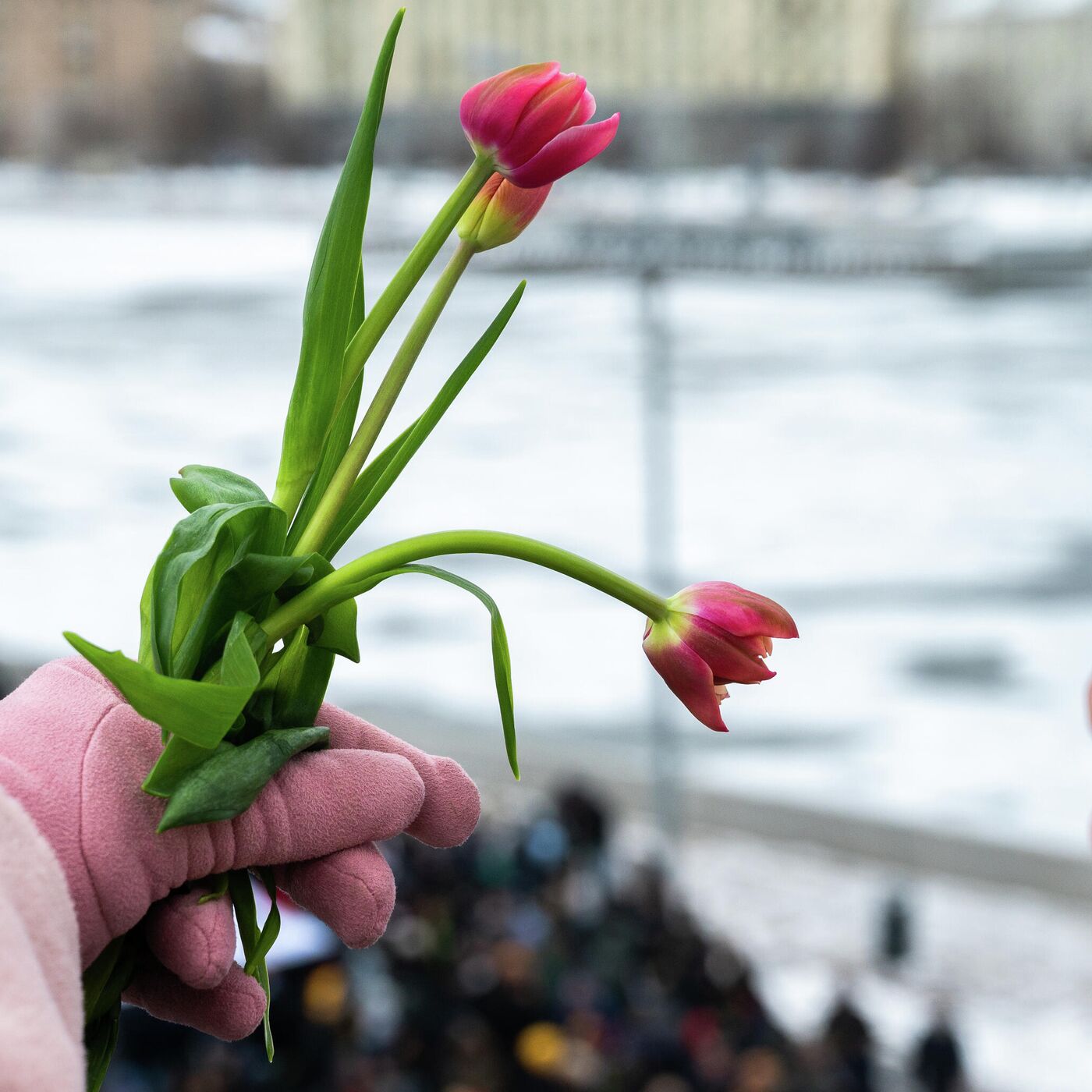 Бишкекчанки рассказали о худших подарках на 8 Марта - 06.03.2022, Sputnik  Кыргызстан