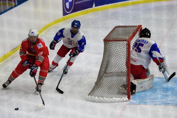 Кыргызстан впервые принимал у себя Чемпионат мира по хоккею с шайбой среди команд четвертого дивизиона - Sputnik Кыргызстан