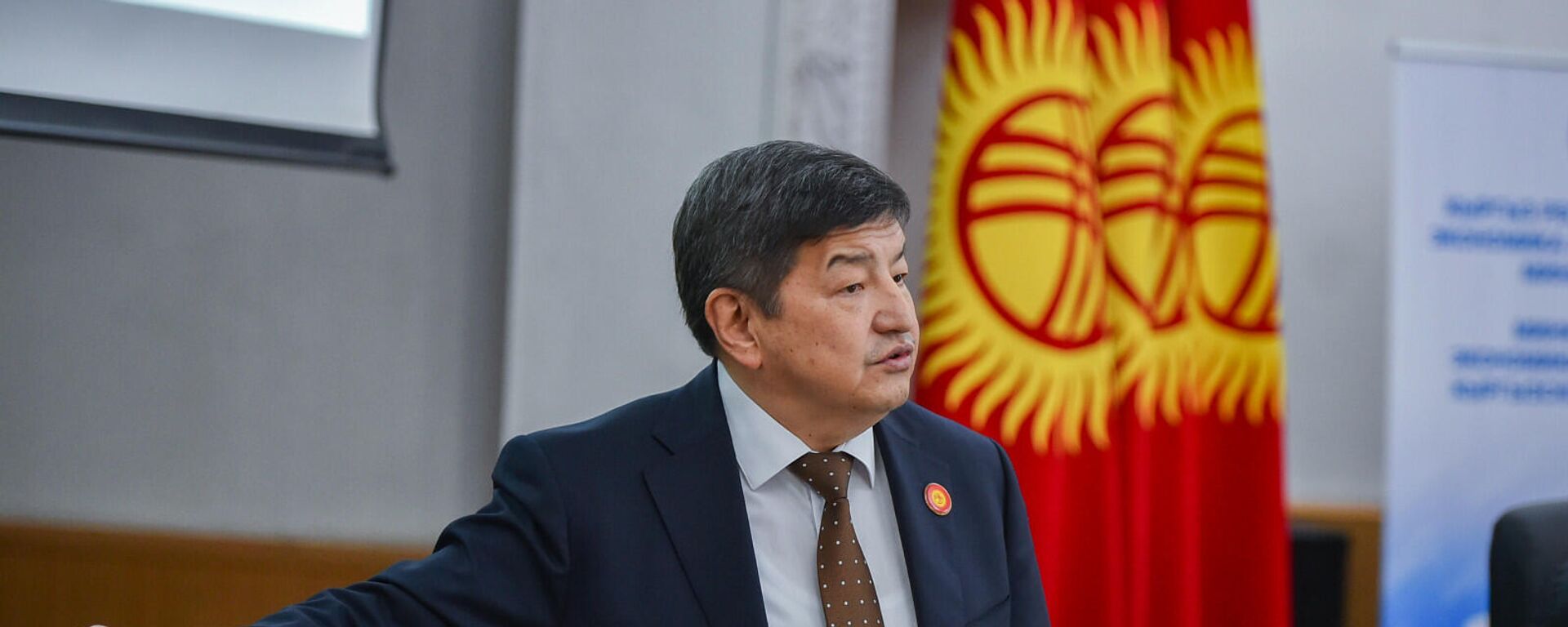 Председатель кабмина Акылбек Жапаров - Sputnik Кыргызстан, 1920, 29.04.2022