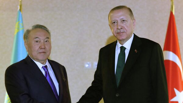 На полях Дипломатического форума в Анталье Нурсултан Назарбаев провел переговоры с президентом Турции Реджепом Тайипом Эрдоганом - Sputnik Кыргызстан