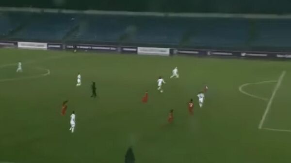 Футболистка сборной КР забила красивый гол в ворота Таджикистана — видео - Sputnik Кыргызстан