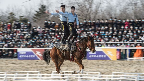 На церемонии открытия Игр по верховой езде 2022 года в Клубе верховой езды Мирим в Пхеньяне, КНДР - Sputnik Кыргызстан