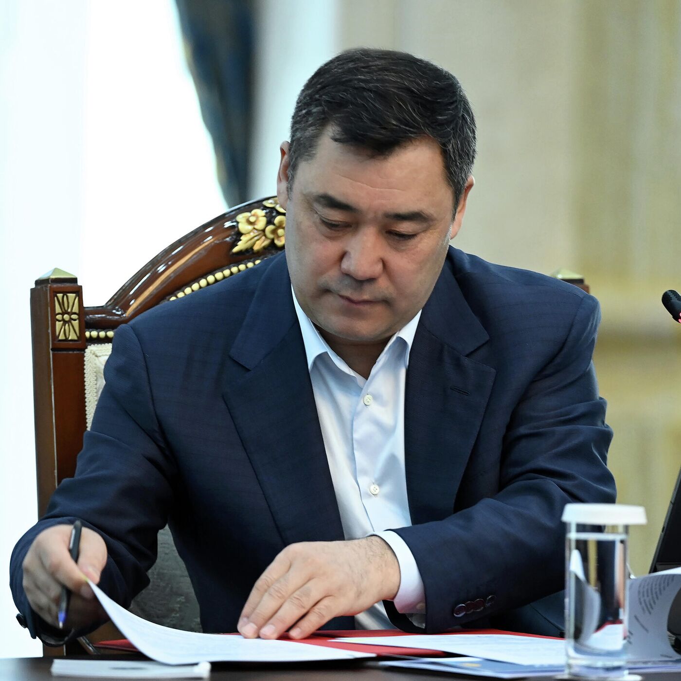 YouTube порно бейнелері