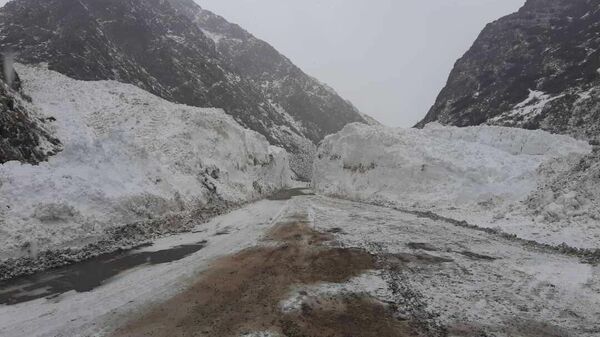 Устранение последствий лавины в Нарыне - Sputnik Кыргызстан