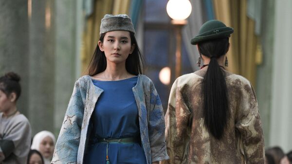 Модный показ Burana Fashion Week в Бишкеке - Sputnik Кыргызстан