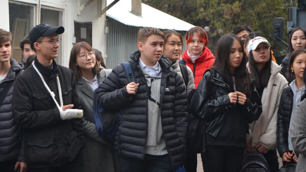 День открытых дверей для школьников в КРСУ - Sputnik Кыргызстан