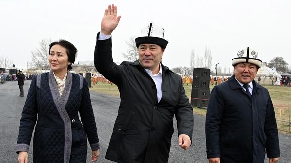 Президент Садыр Жапаров на торжественной церемонии в Баткене - Sputnik Кыргызстан