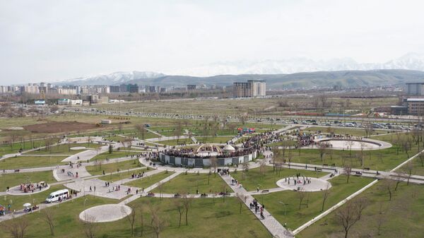 В парках &quot;Ынтымак&quot;, &quot;Ынтымак-2&quot; и Парке здоровья прошли народные гулянья  - Sputnik Кыргызстан