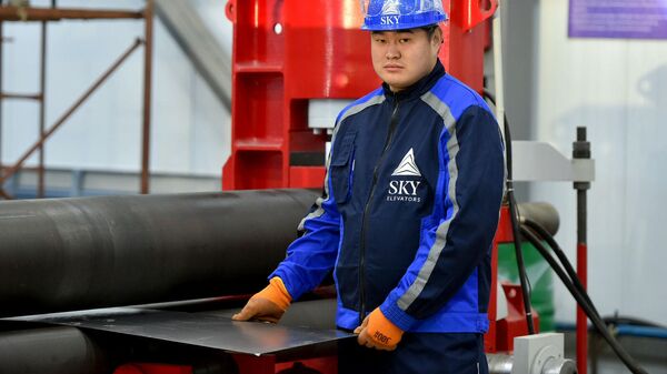 Открытие первого отечественного предприятия по производству лифтового оборудования - Sputnik Кыргызстан