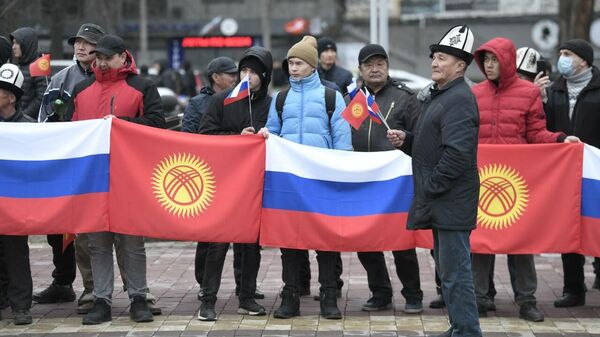 Как прошла акция в поддержку России в Бишкеке — видео - Sputnik Кыргызстан