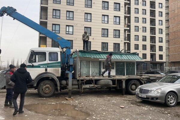 Демонтаж незаконных объектов в Бишкеке - Sputnik Кыргызстан
