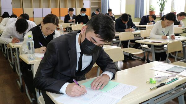 Мектеп окуучуларынын олимпиадасынын (республикалык) IV этабы - Sputnik Кыргызстан