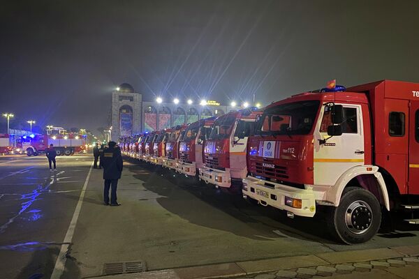 Напомним, в Кыргызстан 22 марта поступило 58 современных пожарных машин, произведенных в России - Sputnik Кыргызстан