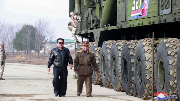 Түндүк Кореяда Хвасон-17 оор баллистикалык ракетасын сыноо учурунда - Sputnik Кыргызстан