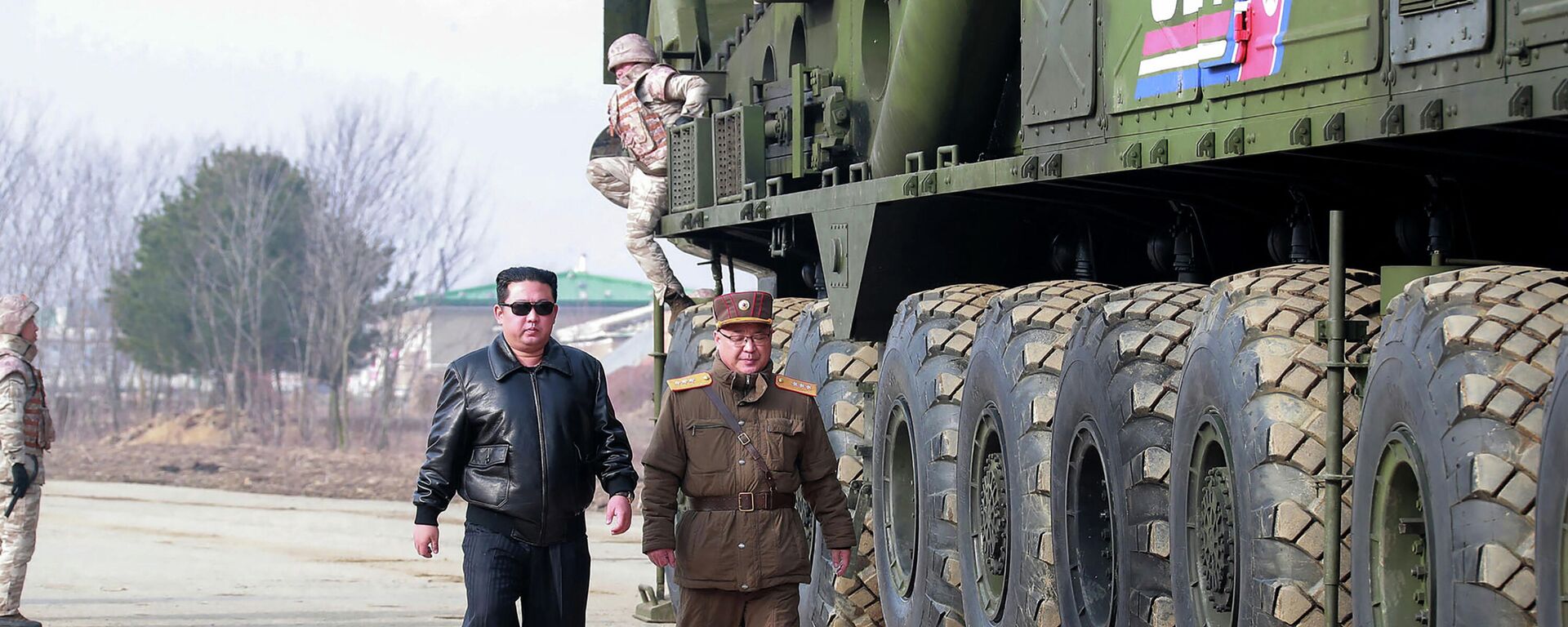 Түндүк Кореяда Хвасон-17 оор баллистикалык ракетасын сыноо учурунда - Sputnik Кыргызстан, 1920, 28.03.2022