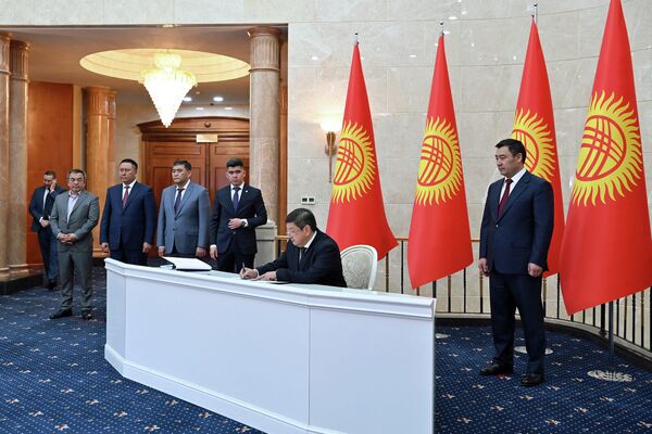 Президент Садыр Жапаров сегодня объявил о подписании соглашения между кабмином и компанией Centerra Gold Inc. по Кумтору - Sputnik Кыргызстан