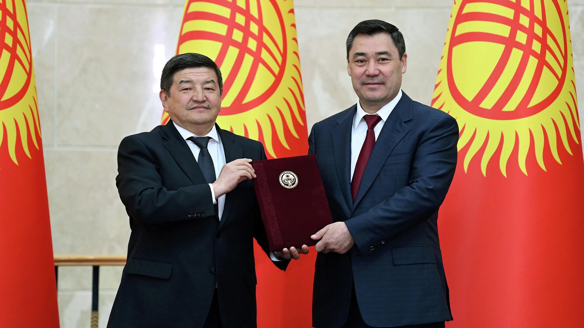 Подписание соглашения между кабинетом министров КР и компанией Центерра Голд Инк. - Sputnik Кыргызстан, 1920, 04.04.2022