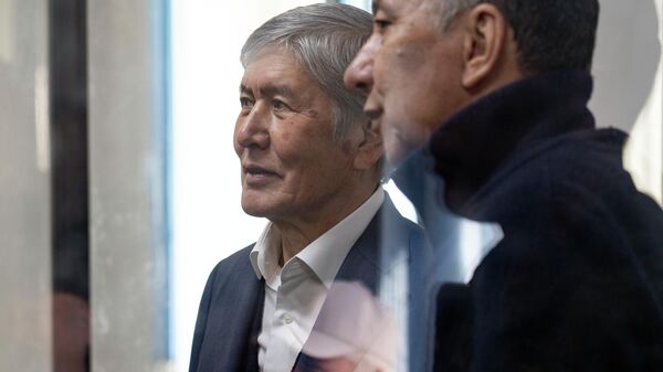 Суд над бывшим президентом КР Алмазбеком Атамбаевым - Sputnik Кыргызстан
