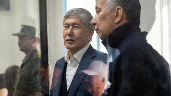 Бывший президент Кыргызстана Алмазбек Атамбаев и экс-руководитель аппарата президента Фарид Ниязов. Архивное фото - Sputnik Кыргызстан