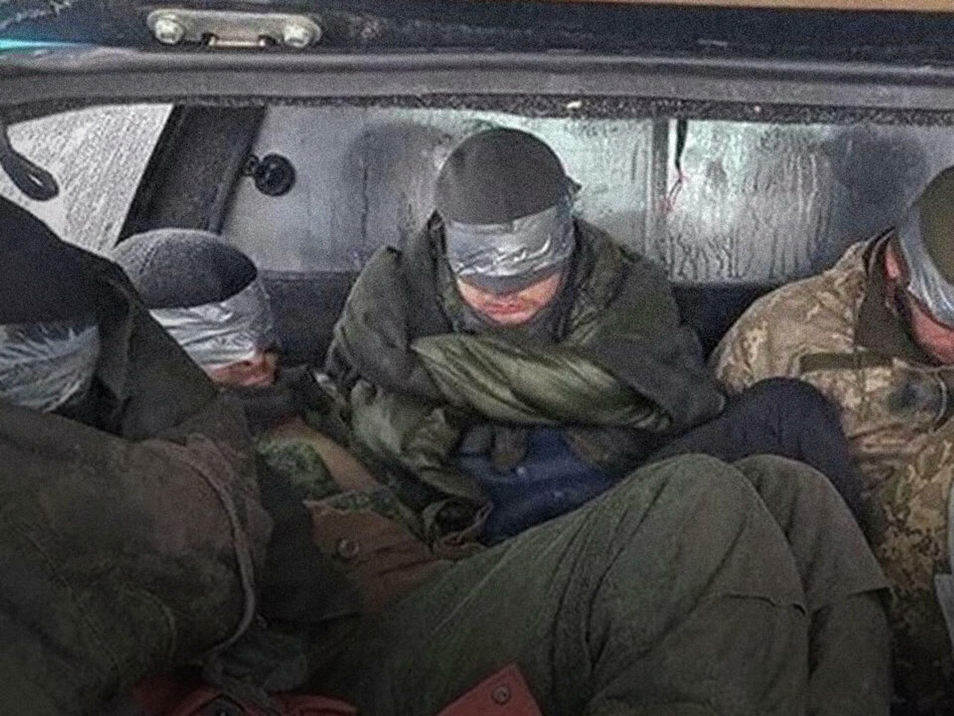Плен вс рф. Украинские военные в плену. Российские солдаты в плену на Украине.