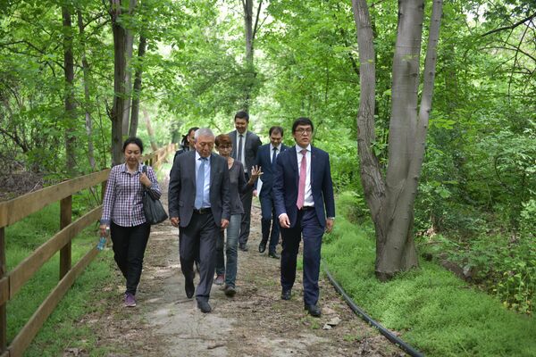 Обновленный Ботанический сад в Бишкеке станет украшением столицы, заявил заместитель председателя кабинета министров Эдиль Байсалов - Sputnik Кыргызстан