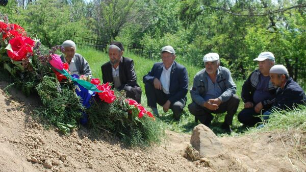 Похороны Исламжона Камилова на малой родине - Sputnik Кыргызстан