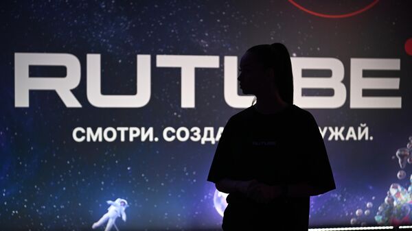 Девушка на презентации обновленного Rutube в Москве - Sputnik Кыргызстан