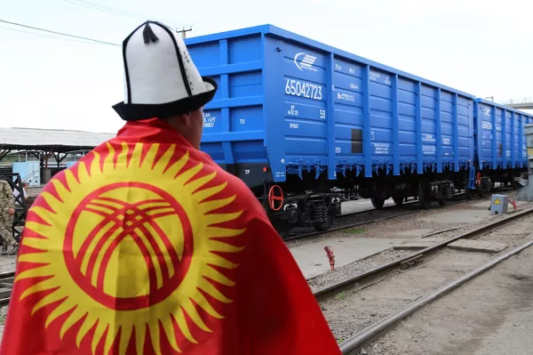 Общий вес вагонов составил 100 тонн 150 килограммов - Sputnik Кыргызстан
